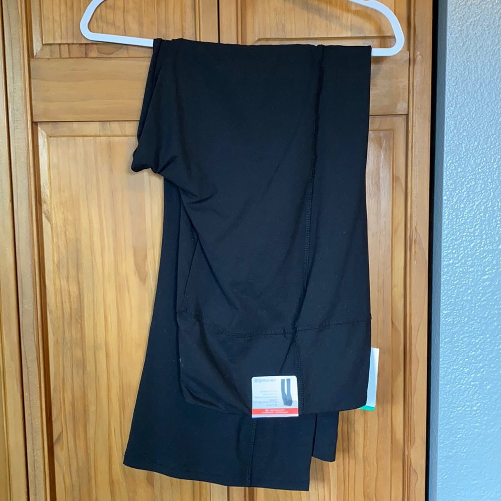 NWT Marika boot cut yoga pants with pockets